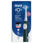 Oral-B iO2 Zahnbürste in der Verpackung, die mit "100% Mehr Plaque-Entfernung, sogar an schwer erreichbaren Stellen" wirbt.